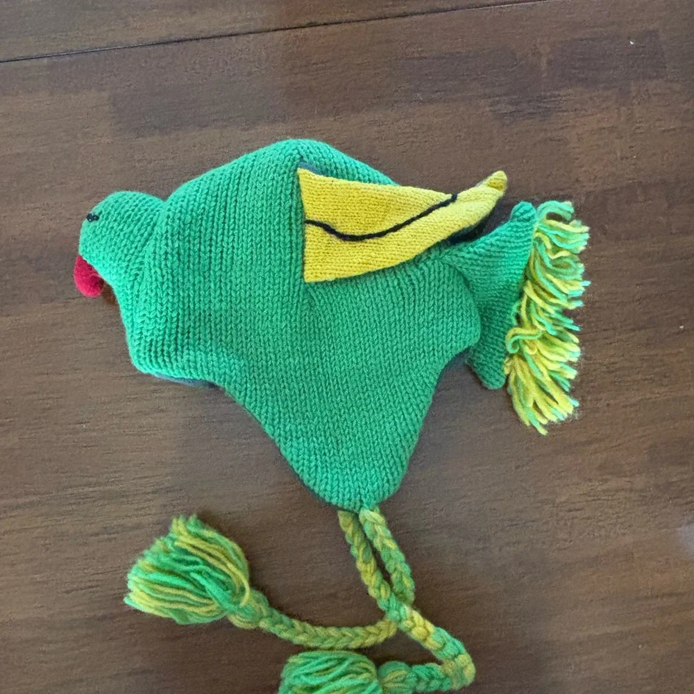 N/A green wool
